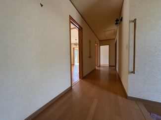【内装】 | （商談中）丹波篠山市味間奥　平屋戸建 | 廊下