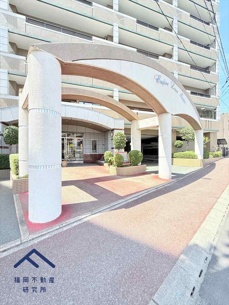 アンピールリーヴァス天神のエントランス