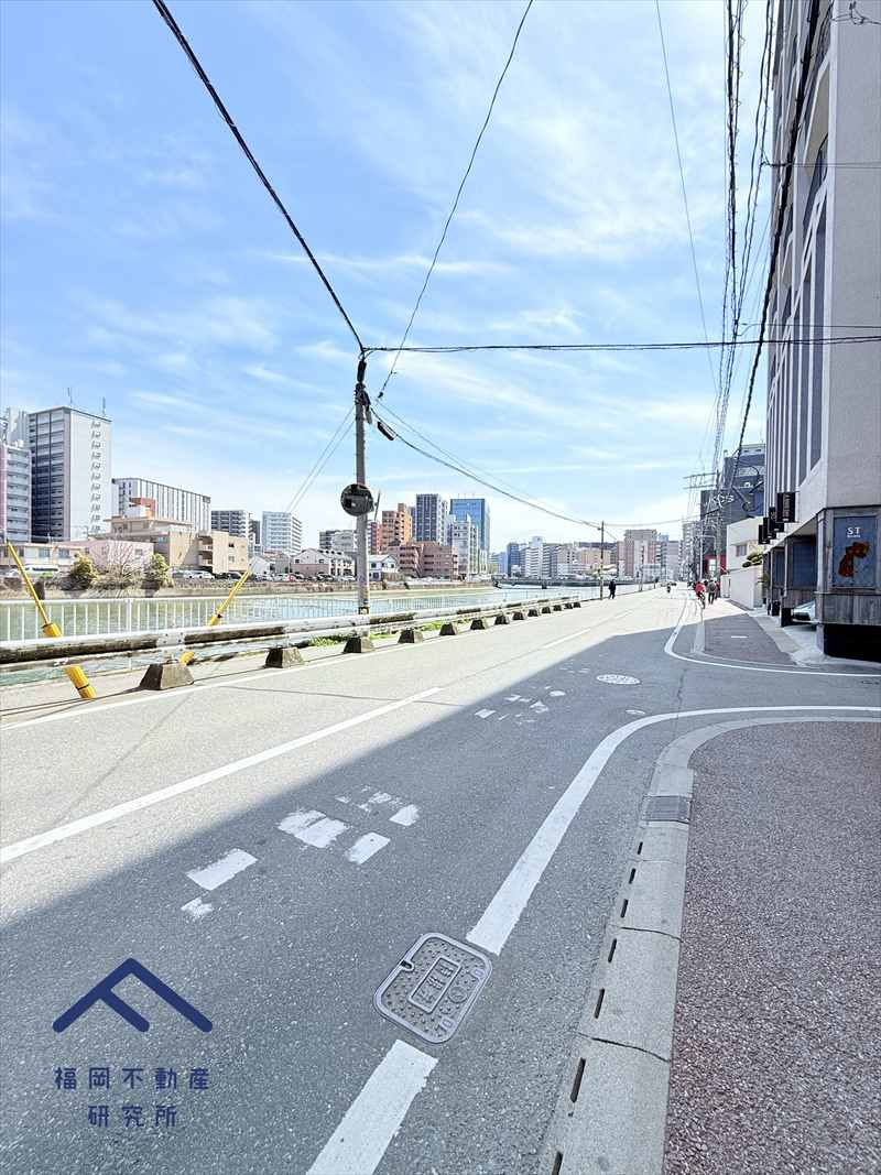 アンピールリーヴァス天神の周辺