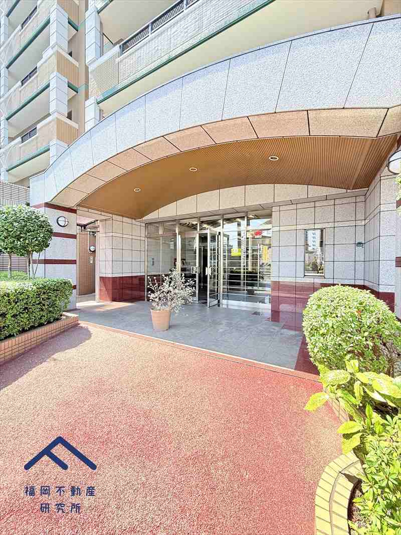 アンピールリーヴァス天神のエントランス