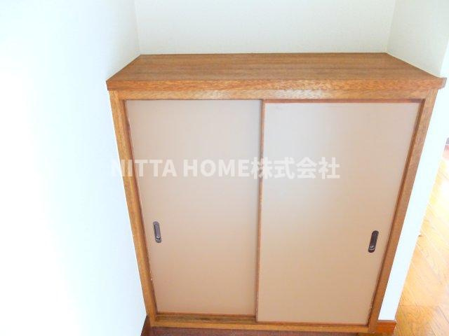 バードヒル東奥Ⅱの玄関|玄関についているシューズボックスになります★