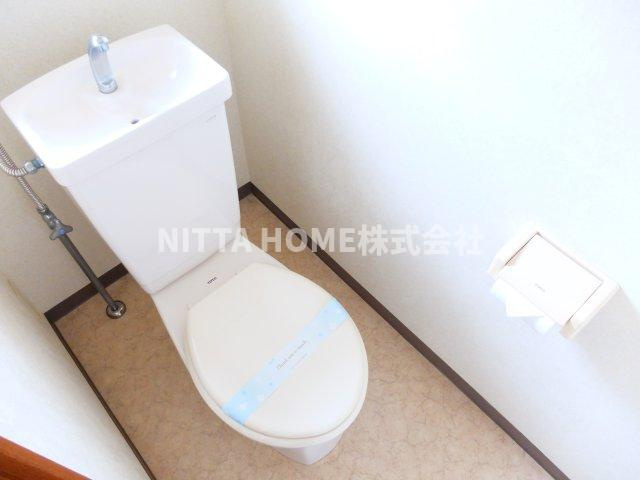 バードヒル東奥Ⅱのトイレ|温水洗浄付きのトイレです＊