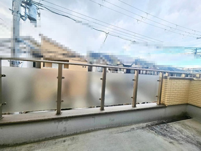 【バルコニー】 | 浜寺諏訪森町中１丁　中古一戸建 | ２面バルコニーです！洗濯物の多い日も安心ですね♪