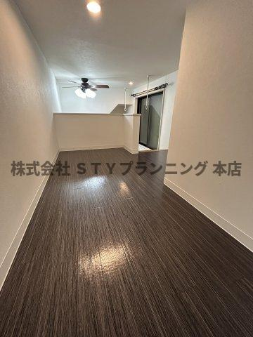 仲介手数料０円！RadIAnce瑞穂公園の洋室