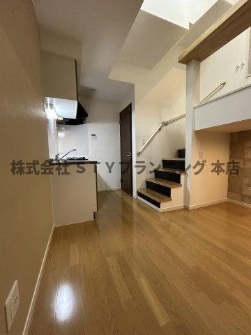 仲介手数料０円！RadIAnce瑞穂公園の居間・リビング