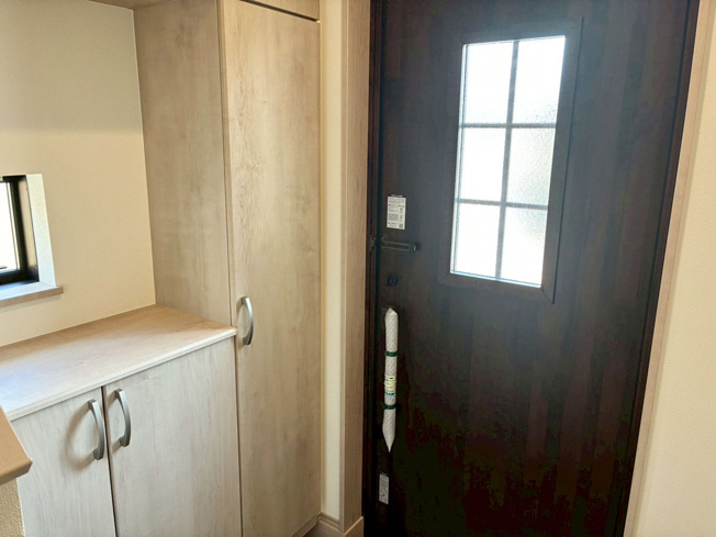 【玄関】 | 東熊堂 新築建売分譲住宅 建物＋土地 TW05594 | 沼津市東熊堂1号棟　玄関 ※令和8年2月16日撮影写真