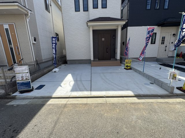 松戸市常盤平６丁目新築戸建【常盤平第二小学校：7分】の駐車場|2号棟駐車スペース・並列2台駐車可