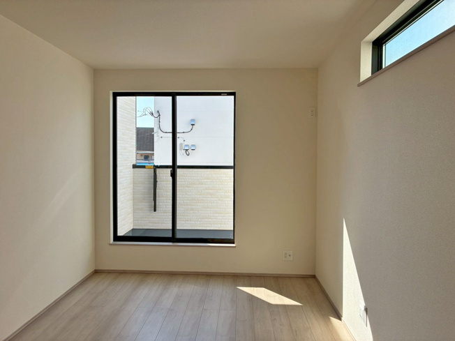 【洋室】 | 東熊堂 新築建売分譲住宅 建物＋土地 TW05594 | 沼津市東熊堂2号棟　洋室6.75帖 ※令和8年2月16日撮影写真