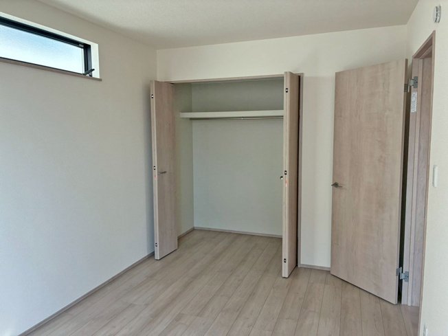 【洋室】 | 東熊堂 新築建売分譲住宅 建物＋土地 TW05594 | 沼津市東熊堂2号棟　洋室6.75帖 ※令和8年2月16日撮影写真