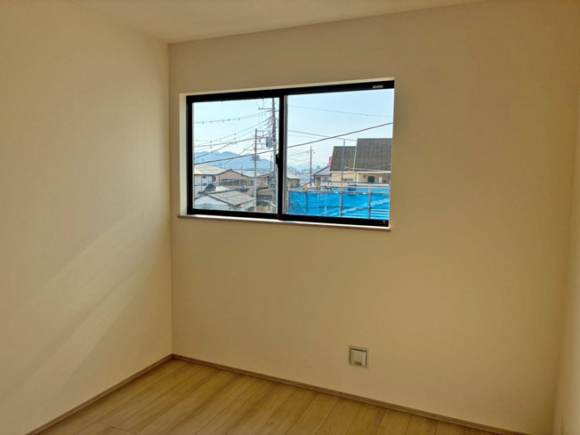 【洋室】 | 東熊堂 新築建売分譲住宅 建物＋土地 TW05594 | 沼津市東熊堂2号棟　洋室5.25帖 ※令和8年2月16日撮影写真