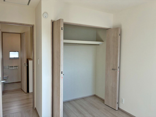 【洋室】 | 東熊堂 新築建売分譲住宅 建物＋土地 TW05594 | 沼津市東熊堂2号棟　洋室5.25帖 ※令和8年2月16日撮影写真