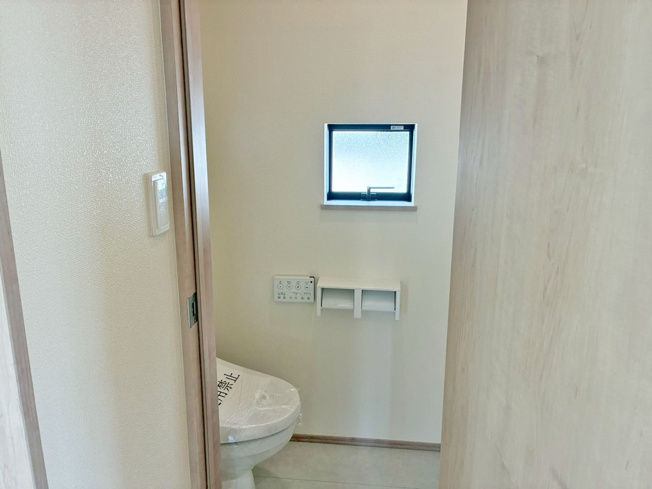 【トイレ】 | 東熊堂 新築建売分譲住宅 建物＋土地 TW05594 | 沼津市東熊堂2号棟　2Fトイレ ※令和8年2月16日撮影写真