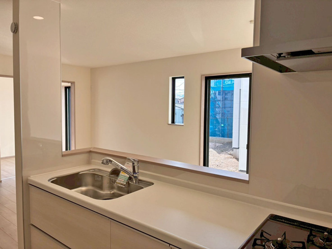 【キッチン】 | 東熊堂 新築建売分譲住宅 建物＋土地 TW05594 | 沼津市東熊堂2号棟　キッチン ※令和8年2月16日撮影写真