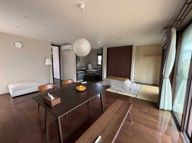 群馬県前橋市下新田町864-7の居間・リビング