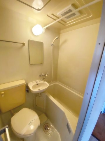 シティハウスⅣの洗面所|明るい洗面所です