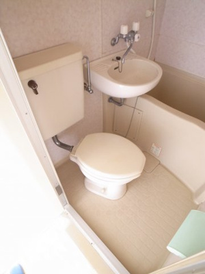 【トイレ】 | 竹柏・貝畑ビル | 清潔感のある洋式のお手洗いです