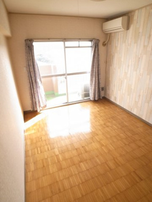 【子供部屋】 | 竹柏・貝畑ビル | 窓も大きく明るいお部屋です！