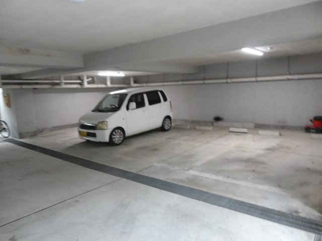 ルイシャトーの駐車場