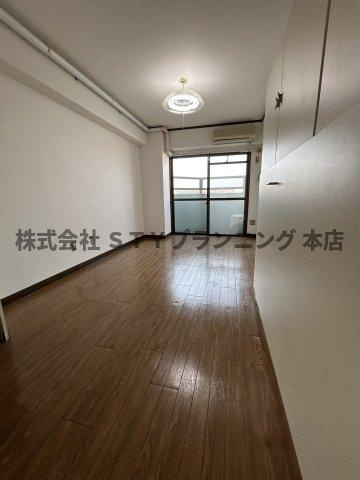 仲介手数料０円！クリーンあらたまの居間・リビング