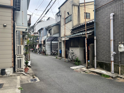【前面道路含む現地写真】 | 北区長柄中２丁目土地（建付け地）