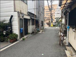 【前面道路含む現地写真】 | 北区長柄中２丁目土地（建付け地）