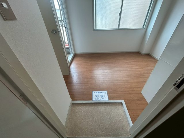 メゾン泉尾の玄関