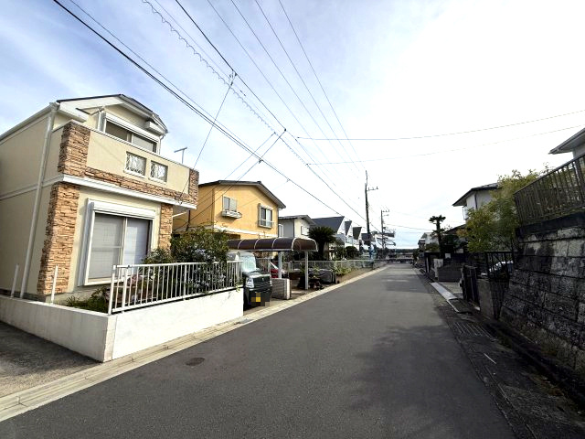 逗子ハイランド分譲地内　4LDKの前面道路含む現地写真|前面道路