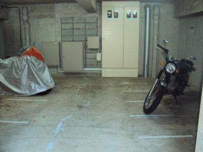 エリーフラッツ西洞院のその他共用部分|バイク置場