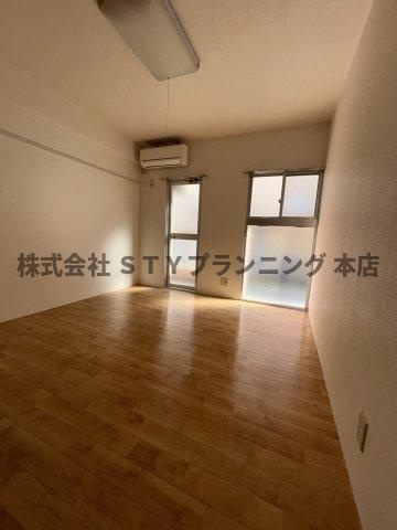 仲介手数料０円！グリンシティー新瑞の居間・リビング