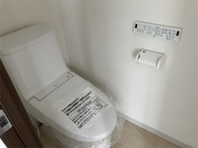 川崎市多摩区登戸の賃貸マンションのトイレ|新品ウォシュレット付きで快適