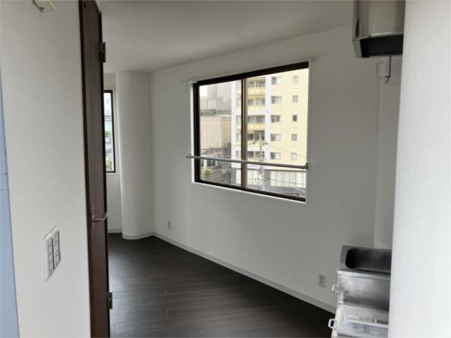 川崎市多摩区登戸の賃貸マンションのその他|玄関から室内へ