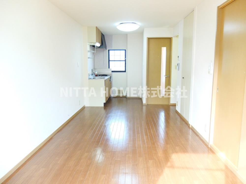 エトワールの居間・リビング|リビングは広々11帖(^^)v