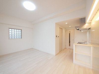 【居間・リビング】 | プレジオ十三 | きれいなお部屋です