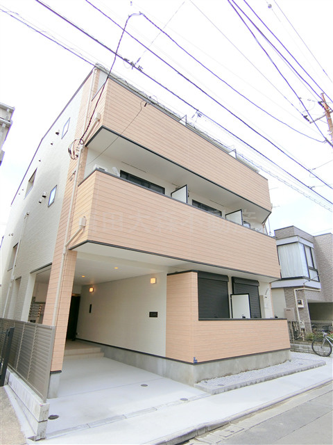 T's Cuore穴守稲荷の外観|2025年3月築　木造地上3階建て総戸数14戸オートロック宅配BOX付
Wi－Fiインターネット無料の賃貸アパート
東京都大田区羽田6丁目　京急空港線穴守稲荷駅最寄り徒歩8分