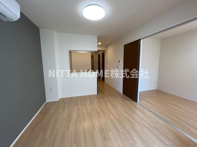 ラ　グリシーヌＡ棟の居間・リビング|リビング１０．８帖あります(*^^)v