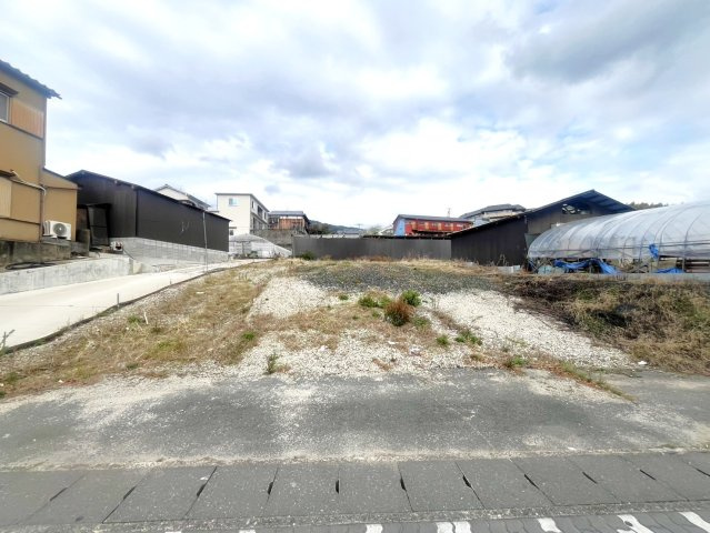 ◆地下鉄小野駅徒歩４分◆１１１坪の広大な建築条件無し売土地◆環状線面す◆商業地域◆山科区勧修寺閑林寺