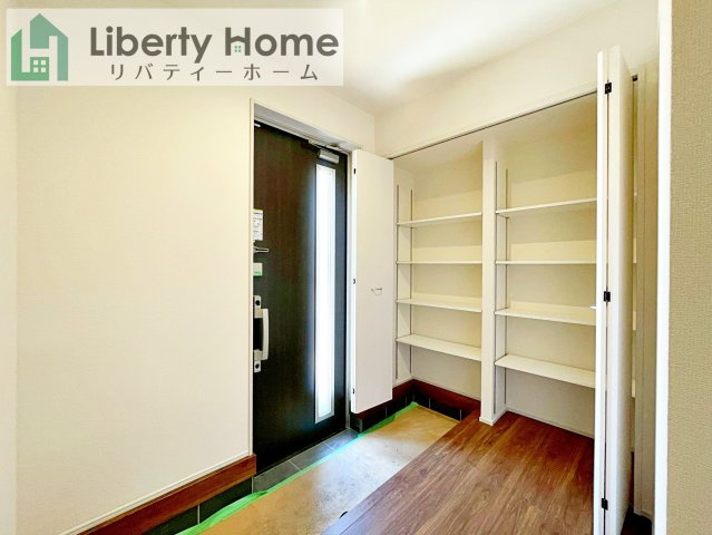 笠間市笠間第10　新築戸建　2号棟の玄関