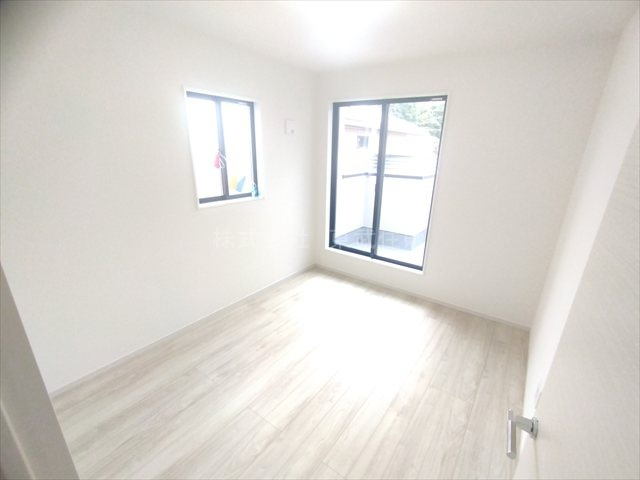 【子供部屋】 | 川越市宮元町2期　全2棟　1号棟 | 洋室5.2帖、お子さんのお部屋にいかがでしょうか