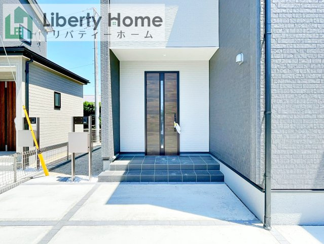 笠間市笠間第10　新築戸建　4号棟のエントランス