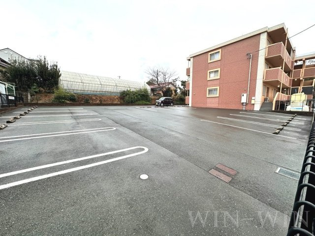 エムロードの駐車場