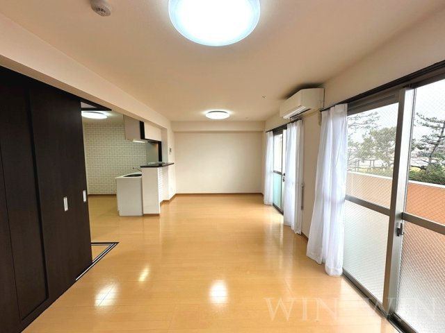 エムロードの居間・リビング