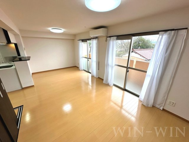 エムロードの居間・リビング