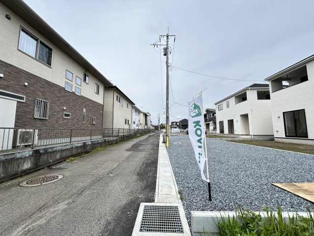 新築　高崎市吉井町池第3　クレイドルガーデン　6号棟の前面道路含む現地写真|現地写真　南側接道幅員約5ｍ
