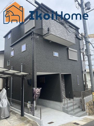 明石市東山町　新築一戸建の外観|日当り良好な南西角地にあり、眺望が最高な物件です。3面バルコニーがあります。お車は1台駐車です。