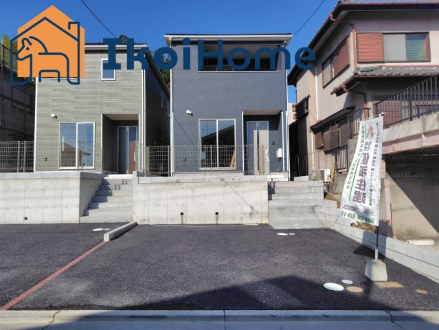 神戸市西区白水1丁目　新築戸建　2号棟の駐車場|弊社独自で毎月５組限定「人気オプション３点パック」カーポート・バルコニー・ウッドデッキを１万円で取付