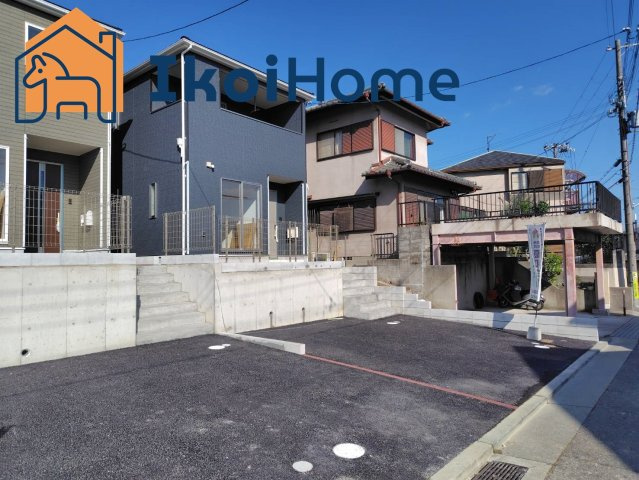 神戸市西区白水1丁目　新築戸建　2号棟のエントランス|●資料・カタログのご請求無料●伊川谷小学校までは徒歩13分、伊川谷中学校までは徒歩21分。