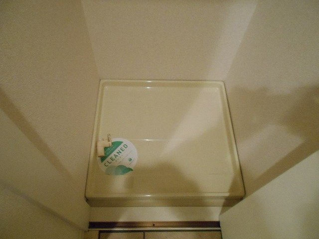 スカイコート茗荷谷壱番館の設備|室内洗濯置場　※別室参考写真です。