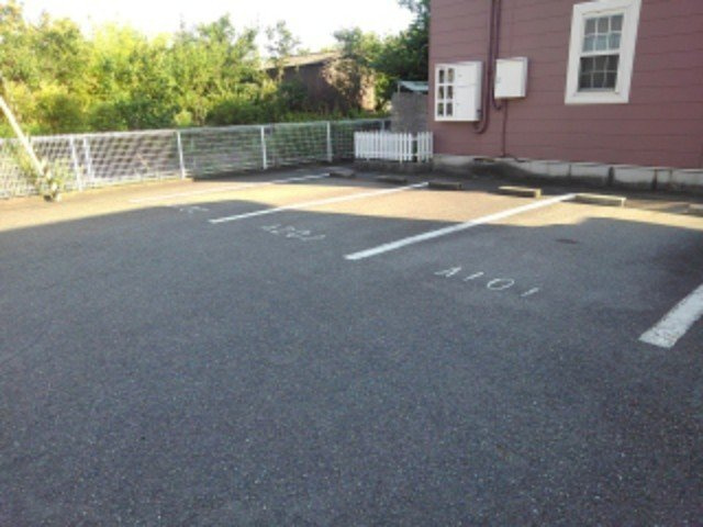 グランメール２の駐車場