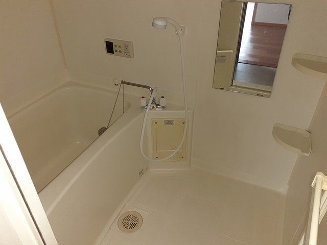 フリーデンＡの浴室