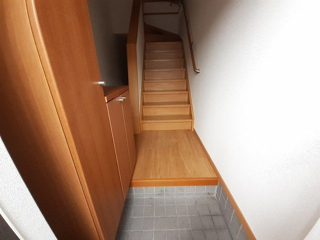 フリーデンＡの玄関